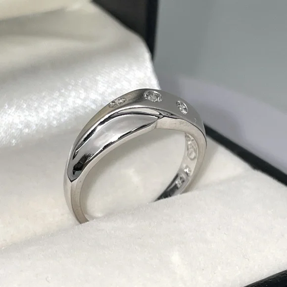 Solid 14K White Gold Natural Round Cut Natural Diamond Trio Modern Ring